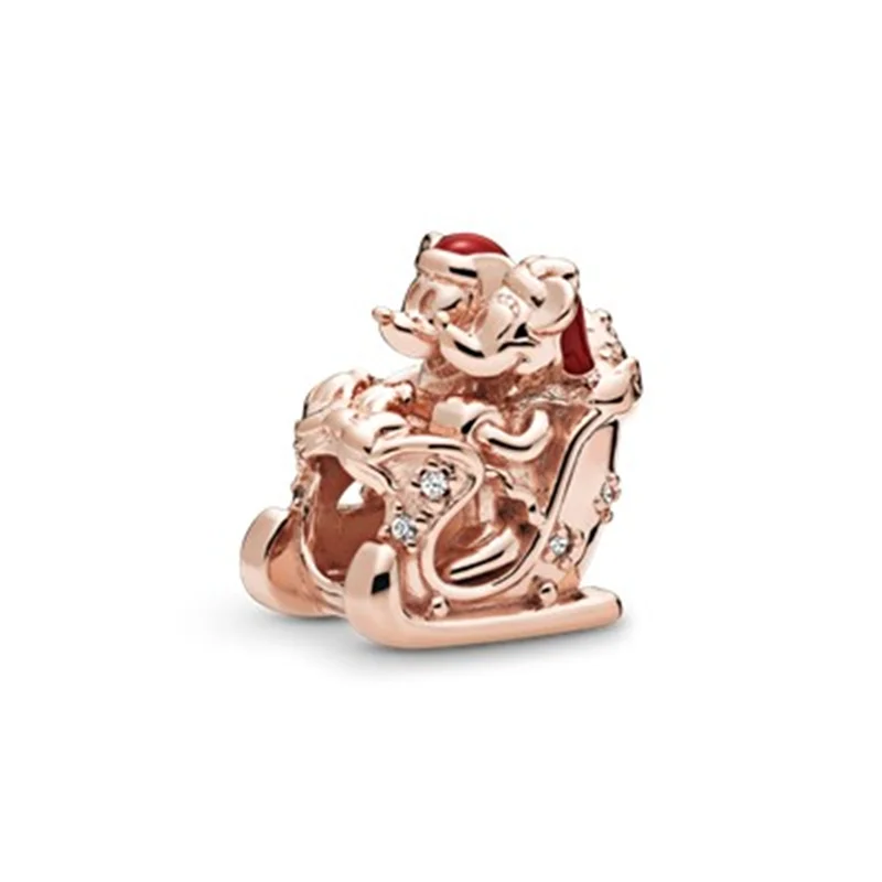 چارم میکی و مینی موس روی سورتمه در کریسمس پاندورا